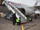 Целый самолет иностранных наблюдателей приземлился в Волгограде