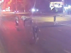 Драка на пешеходном переходе после пинка нарушителю попала на видео в Волгограде