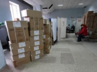 "Идите в коробочки": 5-часовые очереди собрались в поликлинике с картонными стенами в Волгограде