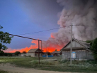 Мощный природный пожар третьи сутки не могут потушить в Волгоградской области