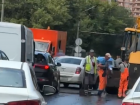 Самый дождливый день июля не прервал ремонт асфальта в Волгограде: видео 