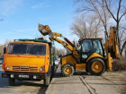 В Волгограде убрали 4 свалки, высадили 128 деревьев и окрасили 160 метров турникетов 