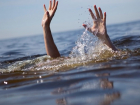 Под Волгоградом 23-летнюю девушку не смогли спасти из воды двое друзей