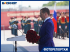 Патриотическими баннерами закрыли неприглядное: фоторепортаж экспресс-визита Дмитрия Медведева в Волгоград