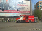 На юге Волгограда тушат заброшенный кинотеатр «Юбилейный»