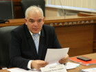 Решающий вопросы памятных дат и организации мероприятий известный волгоградец отмечает день рождения