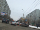 В Волгограде напротив Казанского собора столкнулись две иномарки