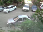 Тренды TikTok с колпачками добрались до Волгограда: автомобилисты «застукали» школьника на видео