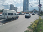 Маршрутка №4 попала в аварию напротив "Волгоград Сити"