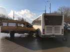 Маршрутка протаранила пассажирский автобус на юге Волгограда