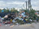 Феномен огромных свалочных куч в частном секторе в Волгограде объяснили специалисты