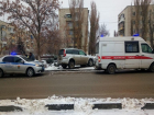 Иномарка врезалась в фонтан в Кировском районе Волгограда: последствия ДТП попали на видео