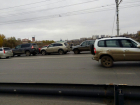 Тройное ДТП парализовало движение на Астраханском мосту Волгограда