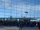 Прилетевших в Волгоград не выпускали из самолета из-за эвакуации аэропорта