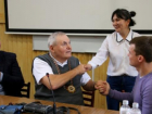 Слепоглухой профессор из Москвы поделился секретами педагогического успеха со студентами волгоградского вуза