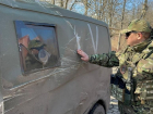 Машина волгоградского депутата попала под обстрел на Донбассе: шок-видео