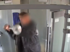 Волгоградец разгромил вагон метро в Москве: видео