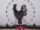 Гигантского двухметрового петушка-рекордсмена показали волгоградцам на Масленицу
