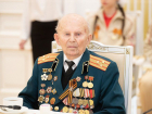 Ветеран ВОВ Александр Колотушкин отмечает 98-летие в Волгограде