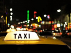 Водитель такси в Волжском присвоил себе планшет пассажира