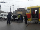Иномарка протаранила трамвай на западе Волгограда