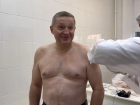Губернатор Андрей Бочаров показательно оголил торс в целях пропаганды