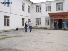 "Очень смешно, когда пытаются найти выходы из ситуации":  27-летний волгоградец без повестки пришел в военкомат