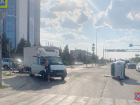 Два ребенка госпитализированы после ДТП с переворотом в Волгограде: видео 