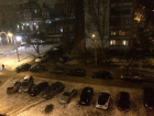Верующие волгоградцы перед рождественской службой побросали авто на новом газоне