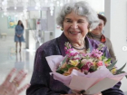 Известная 92-летняя художница в Волгограде распродает свои картины
