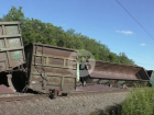 Под Волгоградом грузовой состав сошёл с рельсов: задерживаются поезда