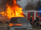 Две иномарки дотла сгорели в Волгоградской области 
