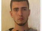 Высокий парень с тату на запястье пропал в Волгограде 
