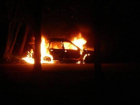 В Волгограде Toyota Land Cruiser сожгли на автостоянке 