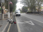 Дед на скутере покалечил бредущего по центру Волгограда пешехода