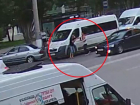 Водители двух маршруток подрались в Волгограде: пассажиры сняли драку на видео