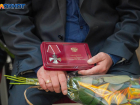 В Волгограде родным девяти погибших в зоне СВО бойцов вручили ордена Мужества