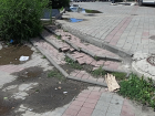 Можно сломать ноги: разбитая лестница вызывает опасения волгоградцев