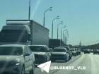 "Танцующий мост" застыл в гигантской пробке в сторону Волгограда