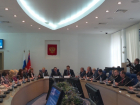 На заседании волгоградских депутатов общественники заявили, что не хотят быть прокладкой
