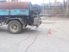 В Волгограде водитель водоканала на «ЗИЛе» сломал ногу пенсионеру 