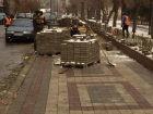 На набережной Волгограда  в декабре начали укладывать тротуарную плитку