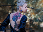 Красавица из Волгограда украсила свое тело татуировками изображений Пикассо и Дали