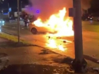 Машина загорелась на севере Волгограда: видео