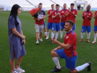 В Волгограде футболист сделал предложение руки и сердца во время матча