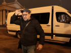 60-летний солист группы "ДДТ" устроил энергичные танцы в Волгограде