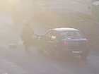 Полет снесенных машиной пешеходов сняли на видео в Волгограде
