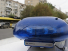 Водитель КамАЗа врезался в ворота в Волгограде: мужчину придавило 