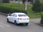 Пыталась проскочить на «зеленый» - видео наезда на школьницу под Волгоградом