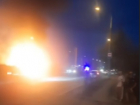 Страшное зарево от полыхающих камышей сняли на видео на юге Волгограда